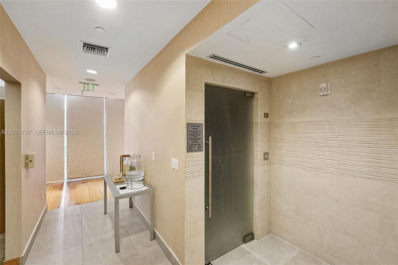 1331 Brickell Bay Dr , Unit 611, Miami, FL 33131 Photo