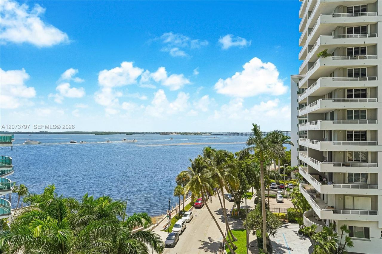 1331 Brickell Bay Dr , Unit 611, Miami, FL 33131 Photo