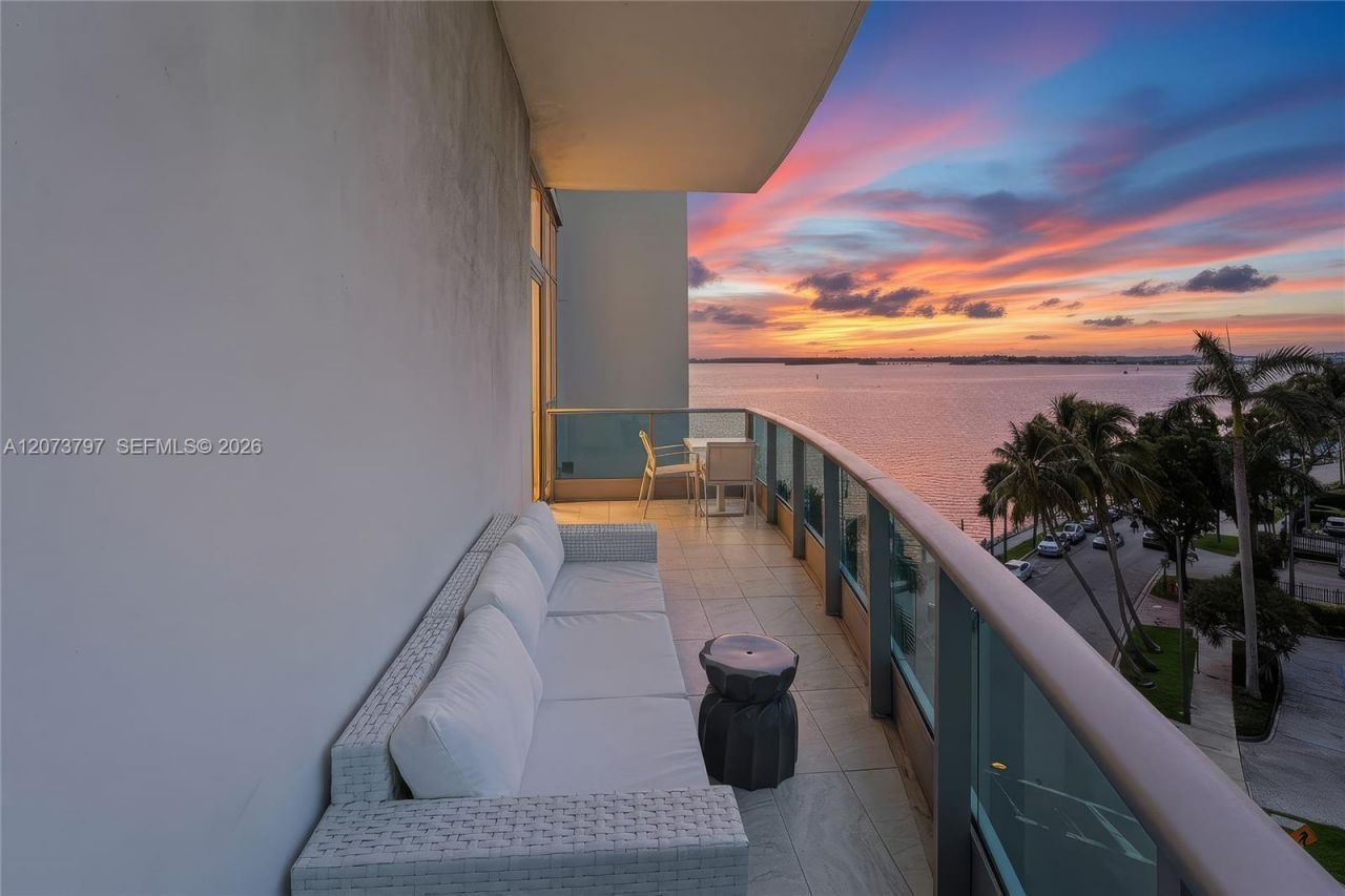 1331 Brickell Bay Dr , Unit 611, Miami, FL 33131 Photo