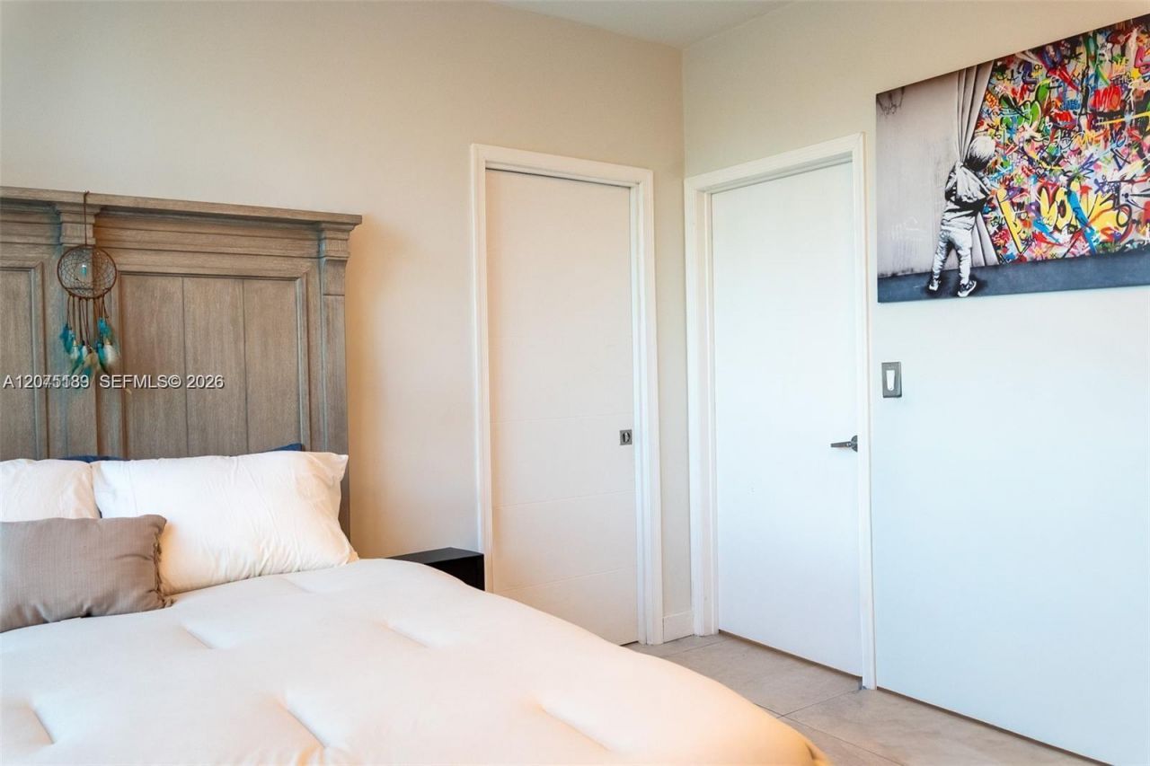 90 SW 3rd Street , Unit 3703-1, Miami, FL 33130 Photo