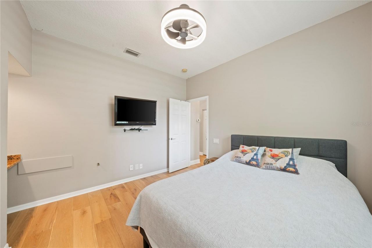 2805 Berwick Drive, Tarpon Springs, FL 34688 Photo