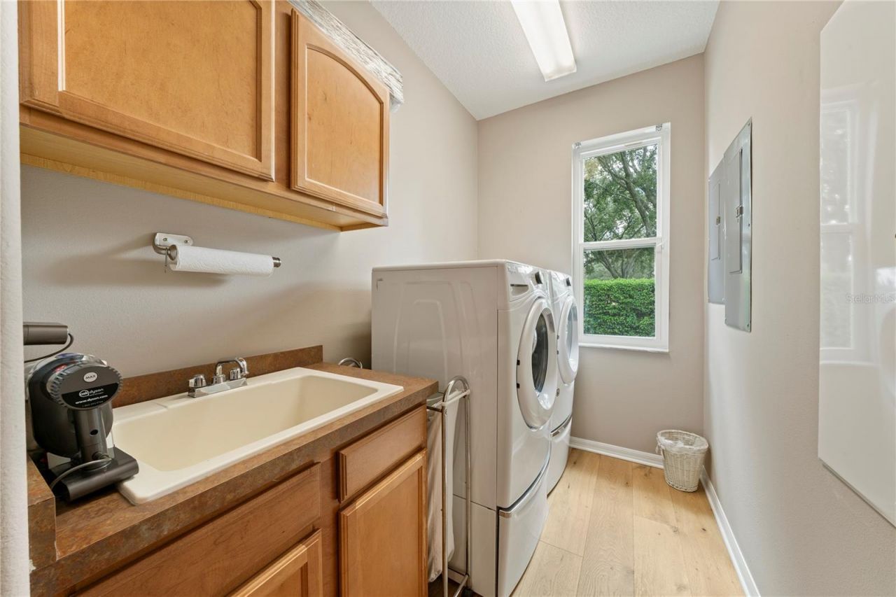 2805 Berwick Drive, Tarpon Springs, FL 34688 Photo