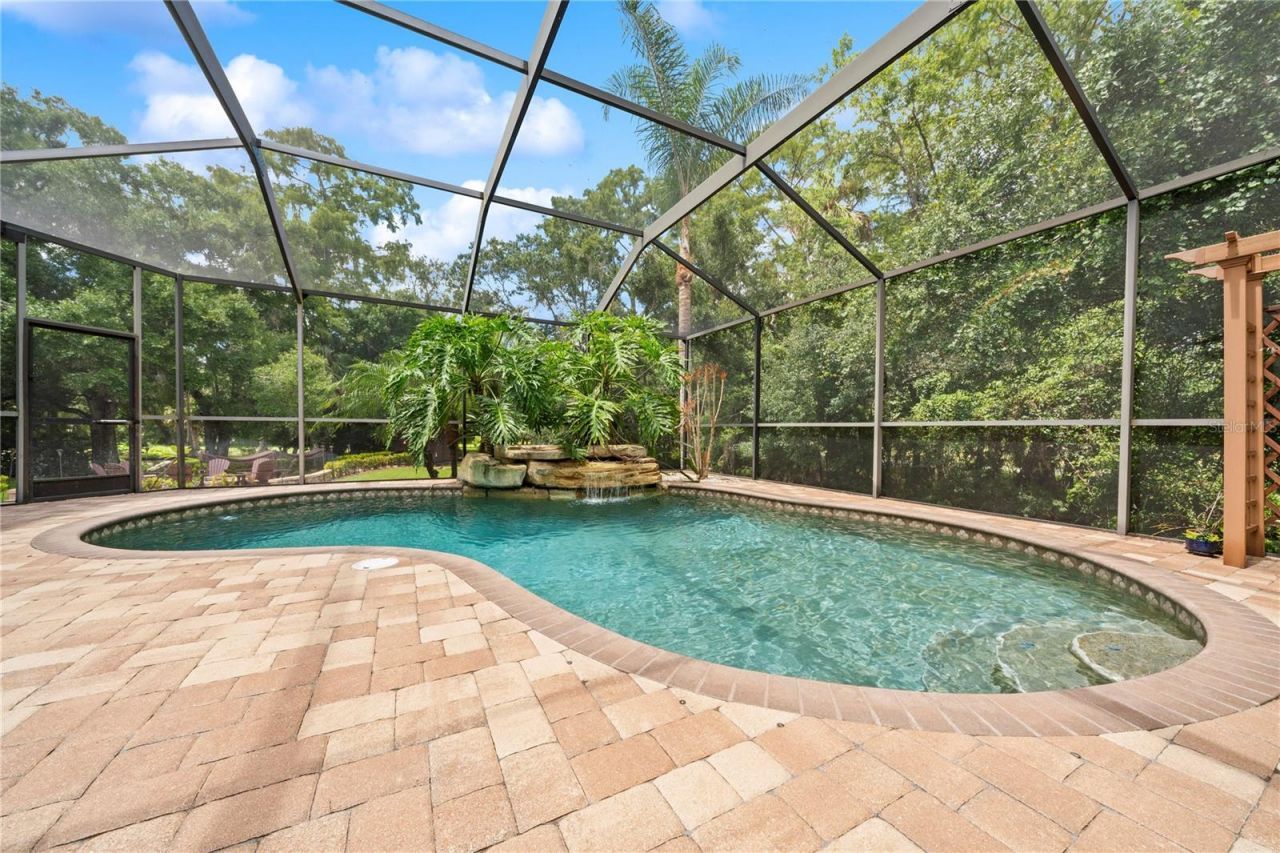 2805 Berwick Drive, Tarpon Springs, FL 34688 Photo