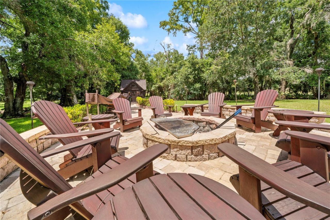 2805 Berwick Drive, Tarpon Springs, FL 34688 Photo