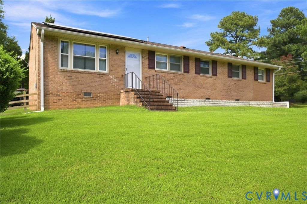1721 S Halcun Drive, Petersburg, VA 23803 Main Photo