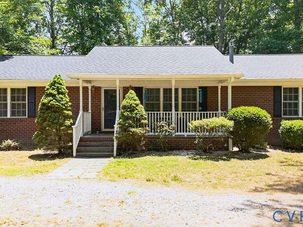 437 Doggett Lane , Lancaster, VA 22503