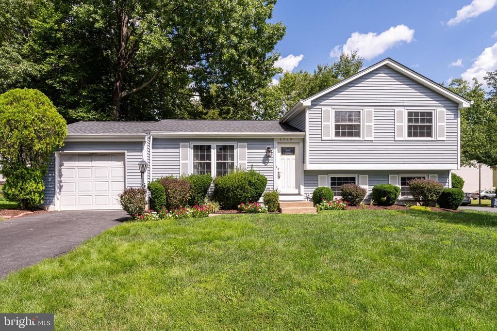 5719 Oak Apple Court, Burke, VA 22015 Main Photo