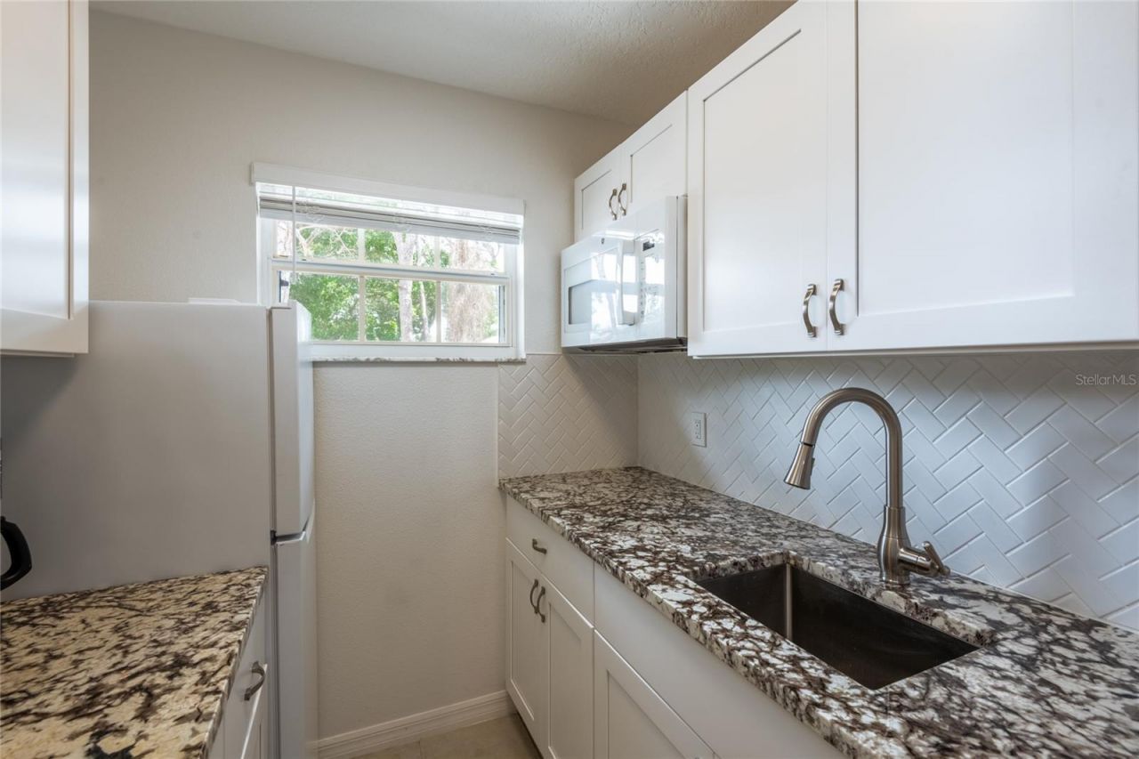 1213 Benedict Court, Sarasota, FL 34237 Photo