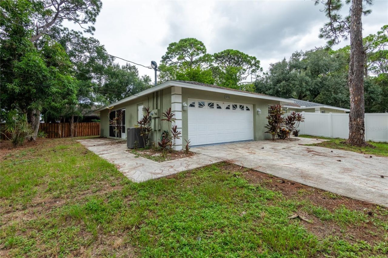 1213 Benedict Court, Sarasota, FL 34237 Photo