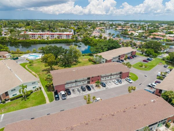 4550 OVERLOOK DRIVE NE, Unit 152, ST PETERSBURG, FL 33703