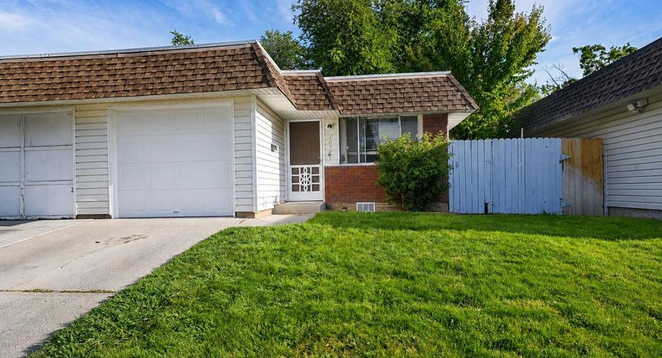 1676 Sue Way, Sparks, NV 89431 Photo