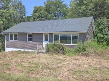 5096 Roszyk Hill Road, Machias, NY 14101