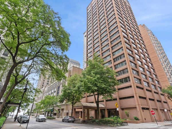 247 E Chestnut Street , Unit 1804, Chicago, IL 60611