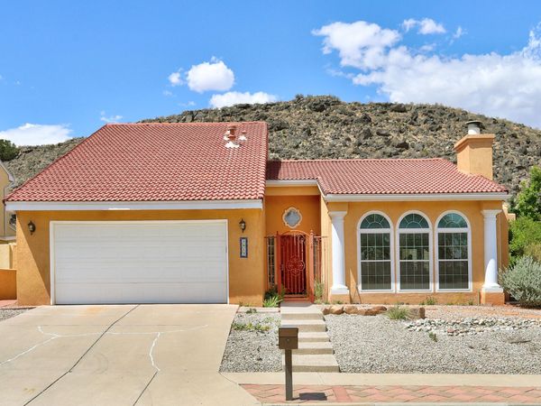 5913 Painted Pony Drive NW, Albuquerque, NM 87120