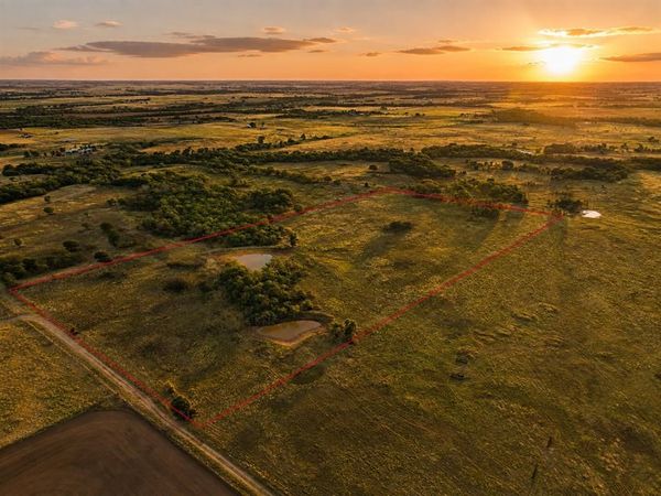 20 County Road 1300 , Amber, OK 73004