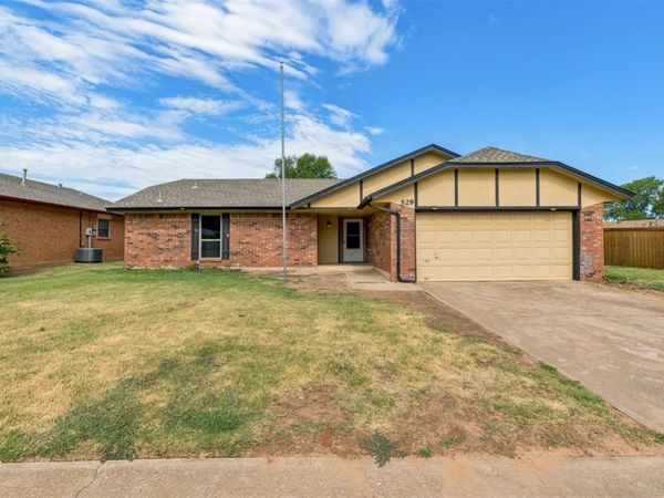 529 S Silver Drive, Mustang, OK 73064