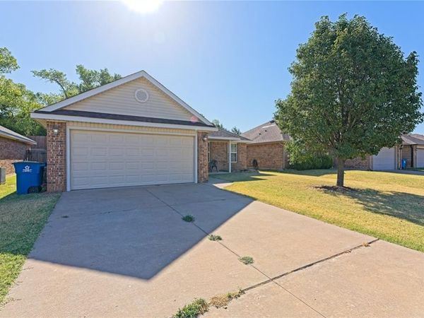 2114 Bradford Circle, Newcastle, OK 73065