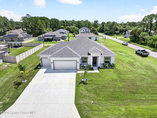 897 Dartmouth Avenue SW , Palm Bay, FL 32908