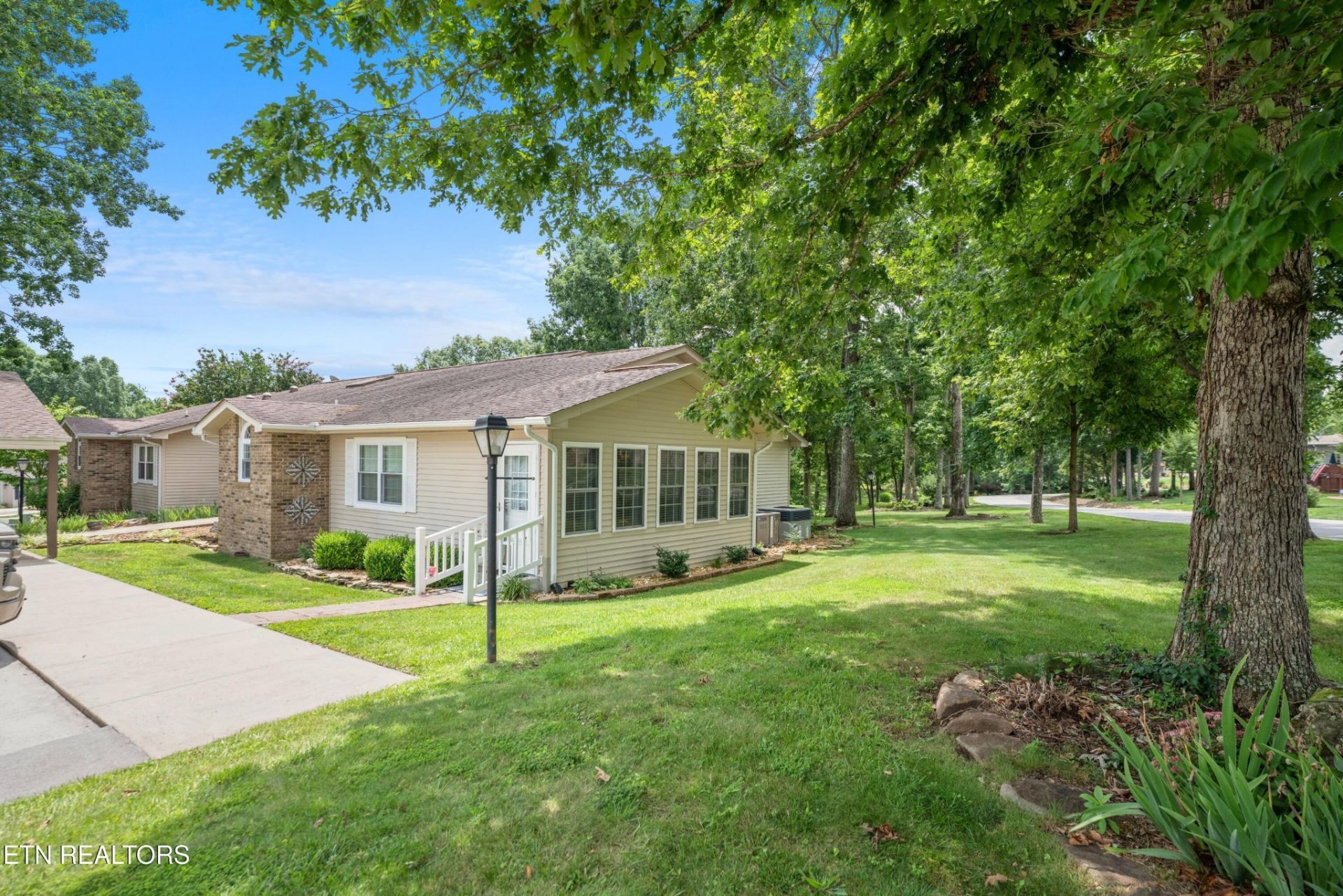 20 Hickory Hollow Circle  Crossville, TN 38555