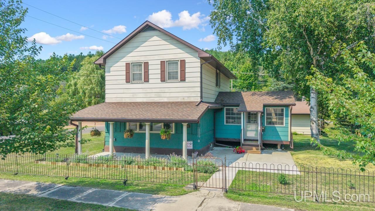300 13th Avenue, Norway, MI 49870 Main Photo