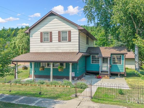 300 13th Avenue, Norway, MI 49870
