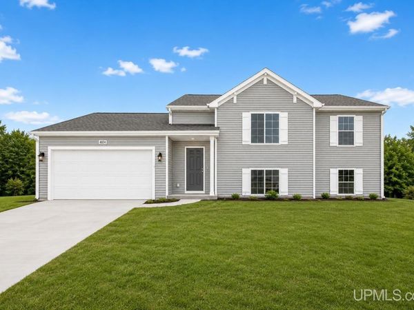 2013 28th Avenue, Menominee, MI 49858