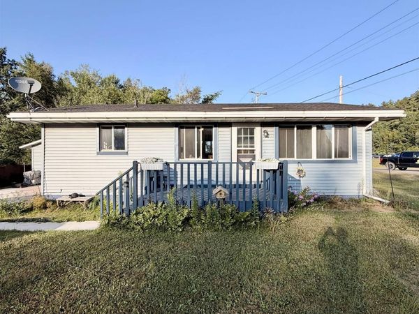 100 Chippewa Drive, Negaunee, MI 49866