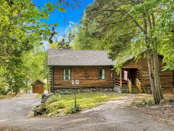 125 Briarcliff DR , Moneta, VA 24121