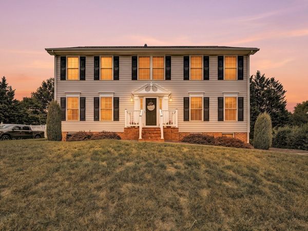 128 Diamond RD , Salem, VA 24153