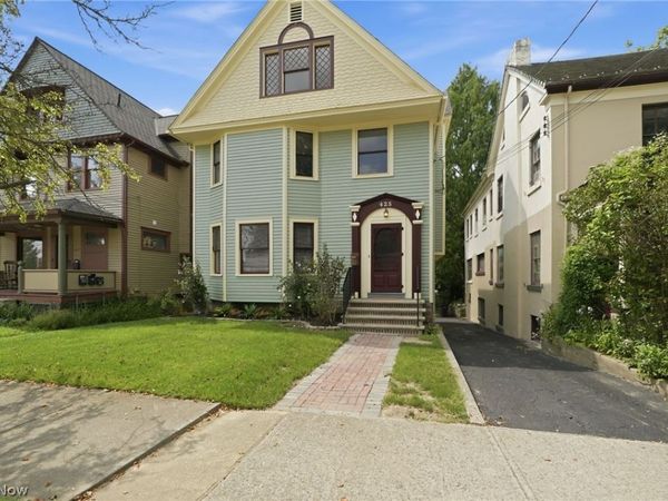425 West Avenue , Elyria, OH 44035