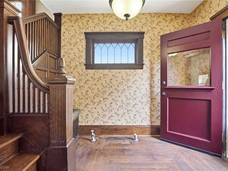 425 West Avenue, Elyria, OH 44035 Photo 3