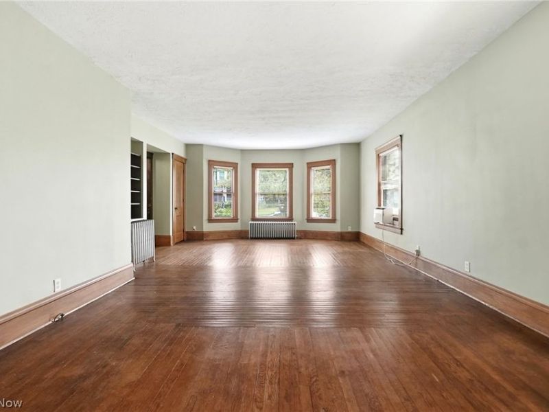 425 West Avenue, Elyria, OH 44035 Photo 6