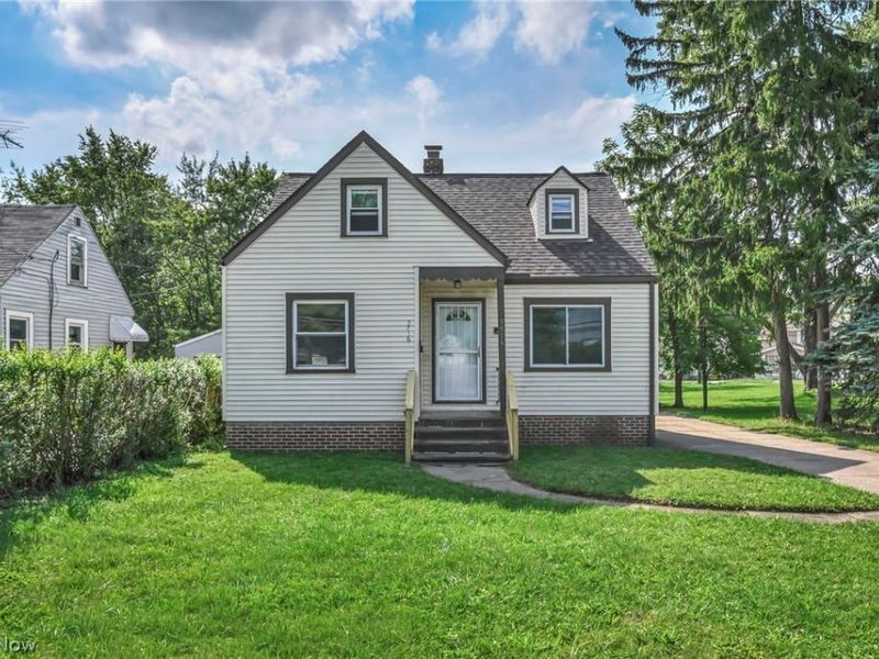5516 Garden Street , Maple Heights, OH 44137 Photo 2