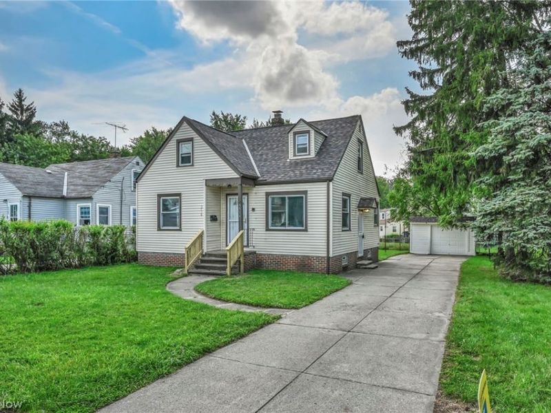 5516 Garden Street , Maple Heights, OH 44137 Photo 3