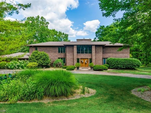 200 Hampshire Road , Akron, OH 44313