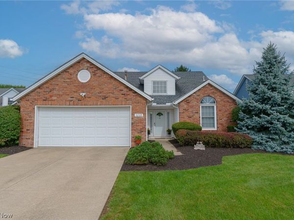 16368 N Laguardia , Strongsville, OH 44136