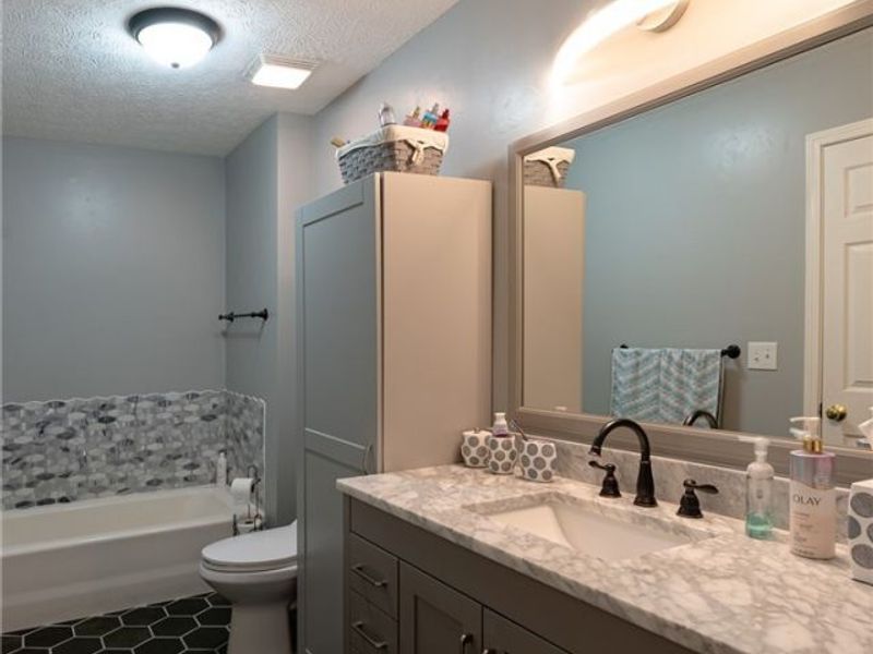 16368 N Laguardia , Strongsville, OH 44136 Photo 16