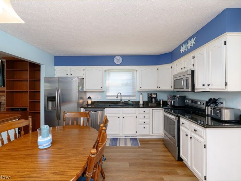 16368 N Laguardia , Strongsville, OH 44136 Photo 6