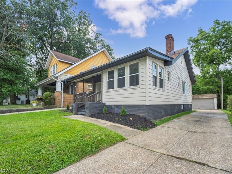 1982 Reyburn Road , Cleveland, OH 44112 Photo 5