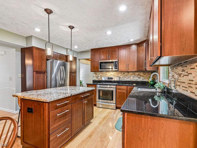 17716 Plymouth Row, Strongsville, OH 44136 Photo 5