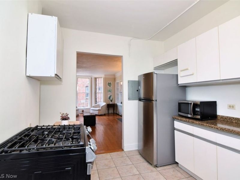 11426 Cedar Glen Parkway, Unit D3, Cleveland, OH 44106 Photo 16