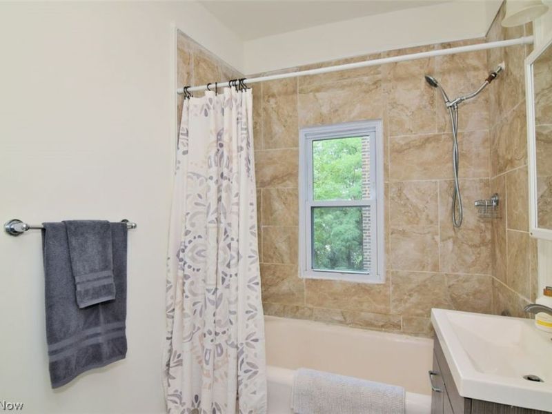 11426 Cedar Glen Parkway, Unit D3, Cleveland, OH 44106 Photo 25