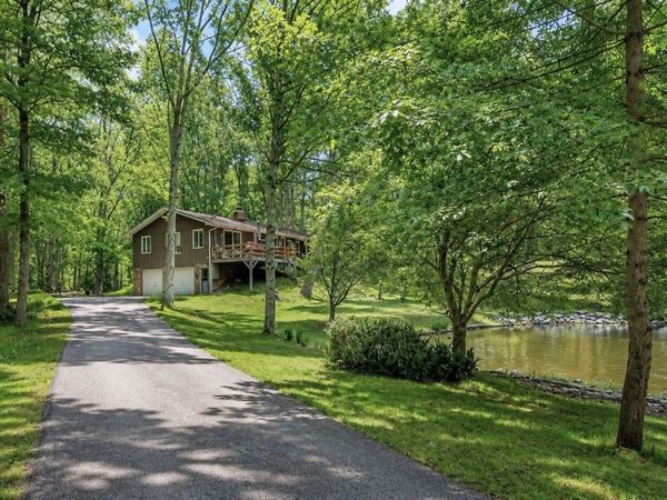94 Pinecrest Drive, Bedford, OH 44146