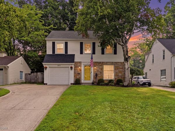 371 Kenilworth Drive, Akron, OH 44313