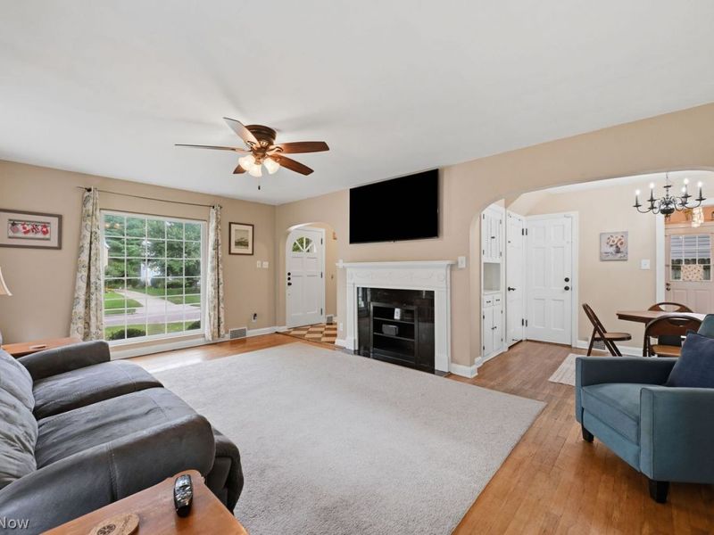 371 Kenilworth Drive, Akron, OH 44313 Photo 10
