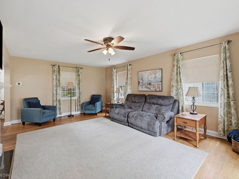 371 Kenilworth Drive, Akron, OH 44313 Photo 9