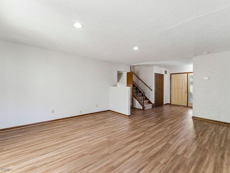 6095 Denise Drive, North Ridgeville, OH 44039 Photo 3