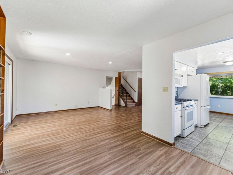 6095 Denise Drive, North Ridgeville, OH 44039 Photo 8