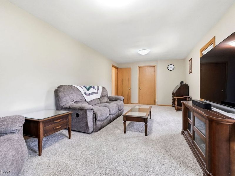 4950 E Pleasant Valley Road E, Seven Hills, OH 44131 Photo 11