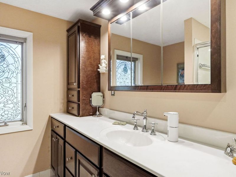 4950 E Pleasant Valley Road E, Seven Hills, OH 44131 Photo 26